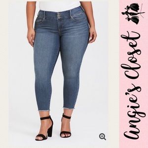 Torrid - Jegging - Frayed - Medium Wash